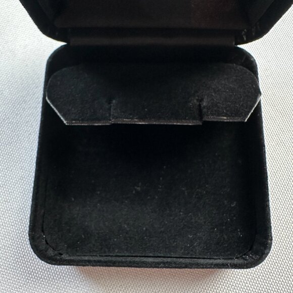 Vintage Macy's Jewelry Earring Display Case & Gift Box Black Velvet Presentation - Picture 13 of 16